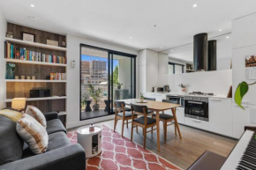 Lovely & Quiet 2-Bed in the Heart of Carlton